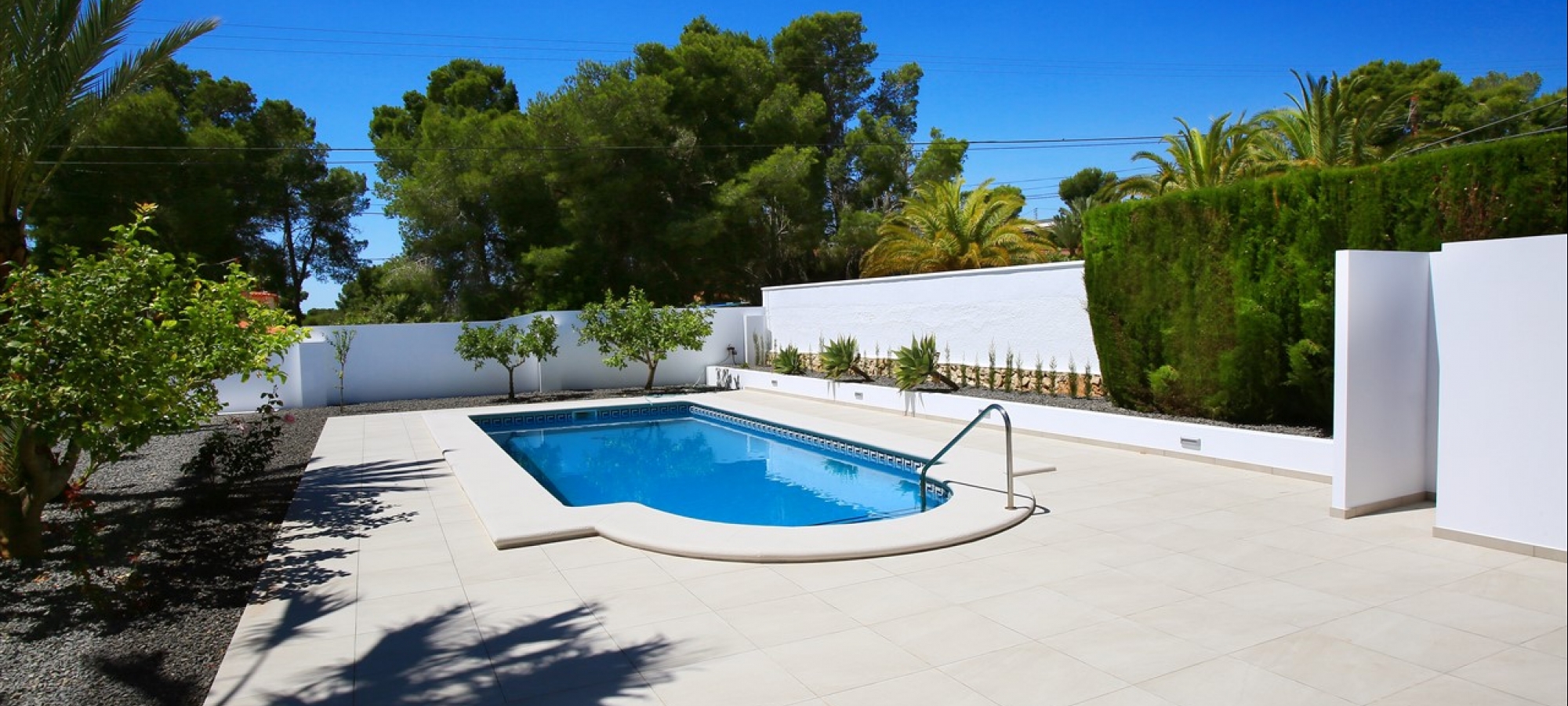 COSTA BLANCA >> BENISSA> BUENAVISTA - renoverede villa med 3 soveværelser og pool på en plan grund.