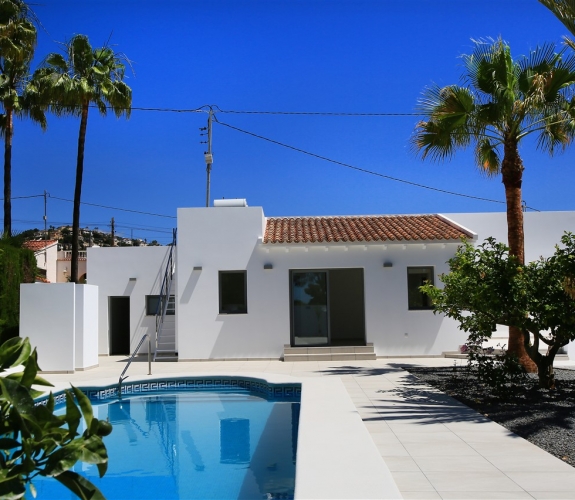 COSTA BLANCA >> BENISSA> BUENAVISTA - renoverede villa med 3 soveværelser og pool på en pla...