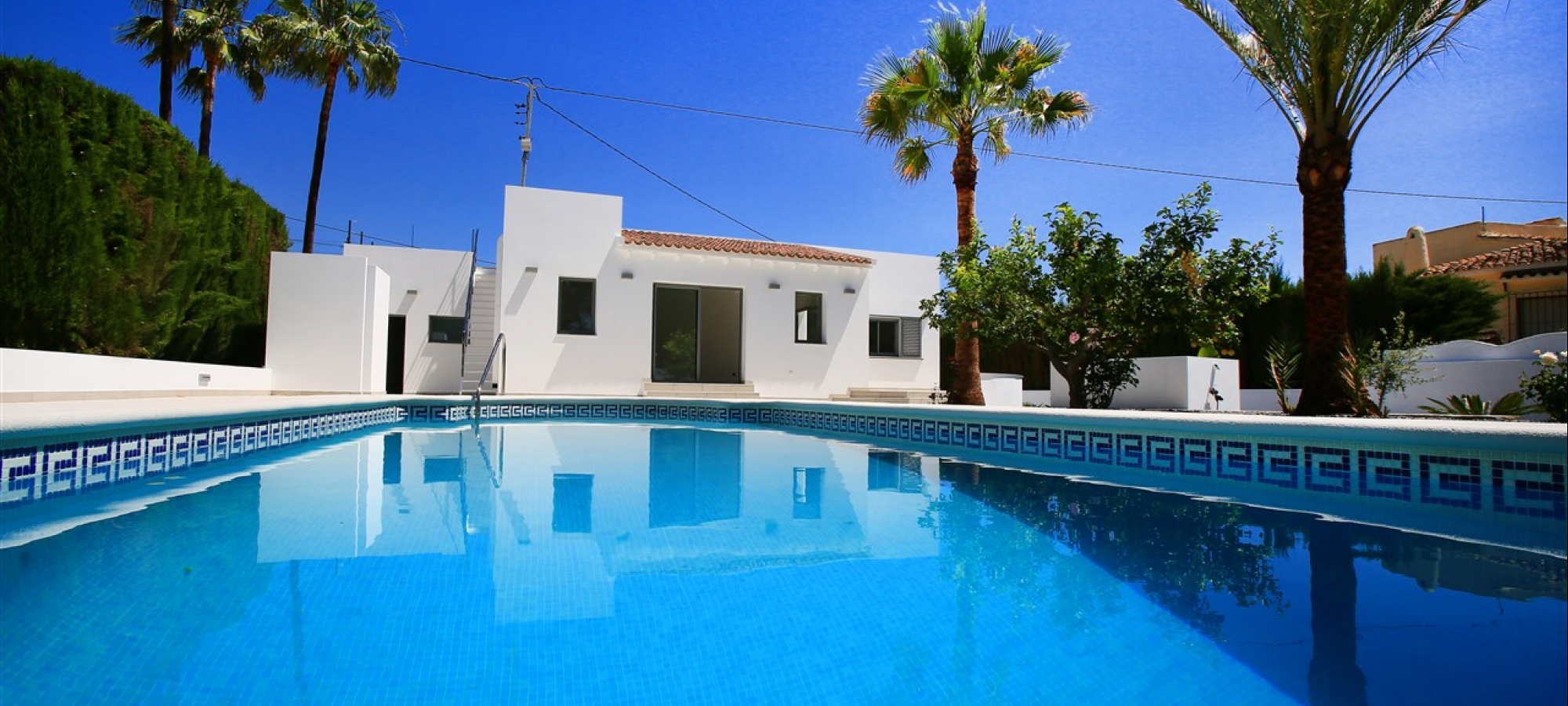 COSTA BLANCA >> BENISSA> BUENAVISTA - renoverede villa med 3 soveværelser og pool på en plan grund.