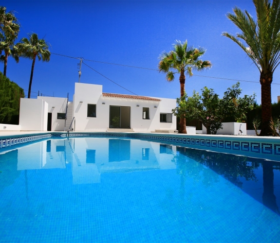 COSTA BLANCA >> BENISSA> BUENAVISTA - renoverede villa med 3 soveværelser og pool på en pla...