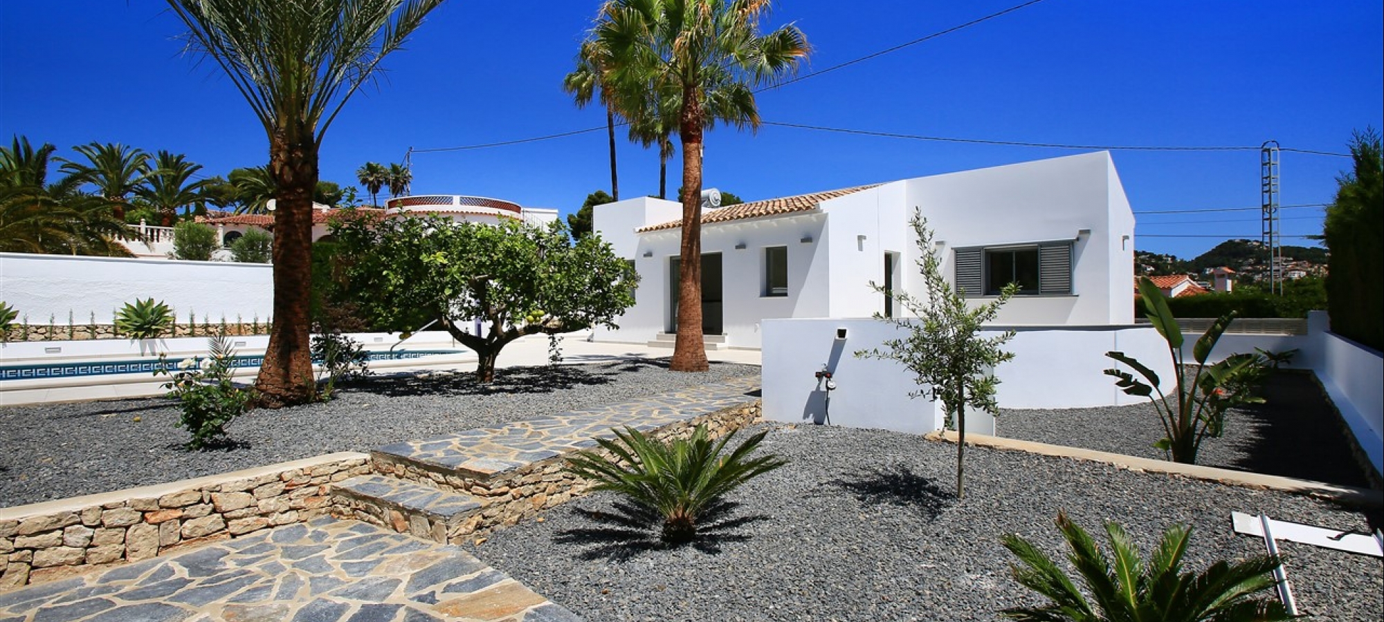 COSTA BLANCA >> BENISSA> BUENAVISTA - renoverede villa med 3 soveværelser og pool på en plan grund.