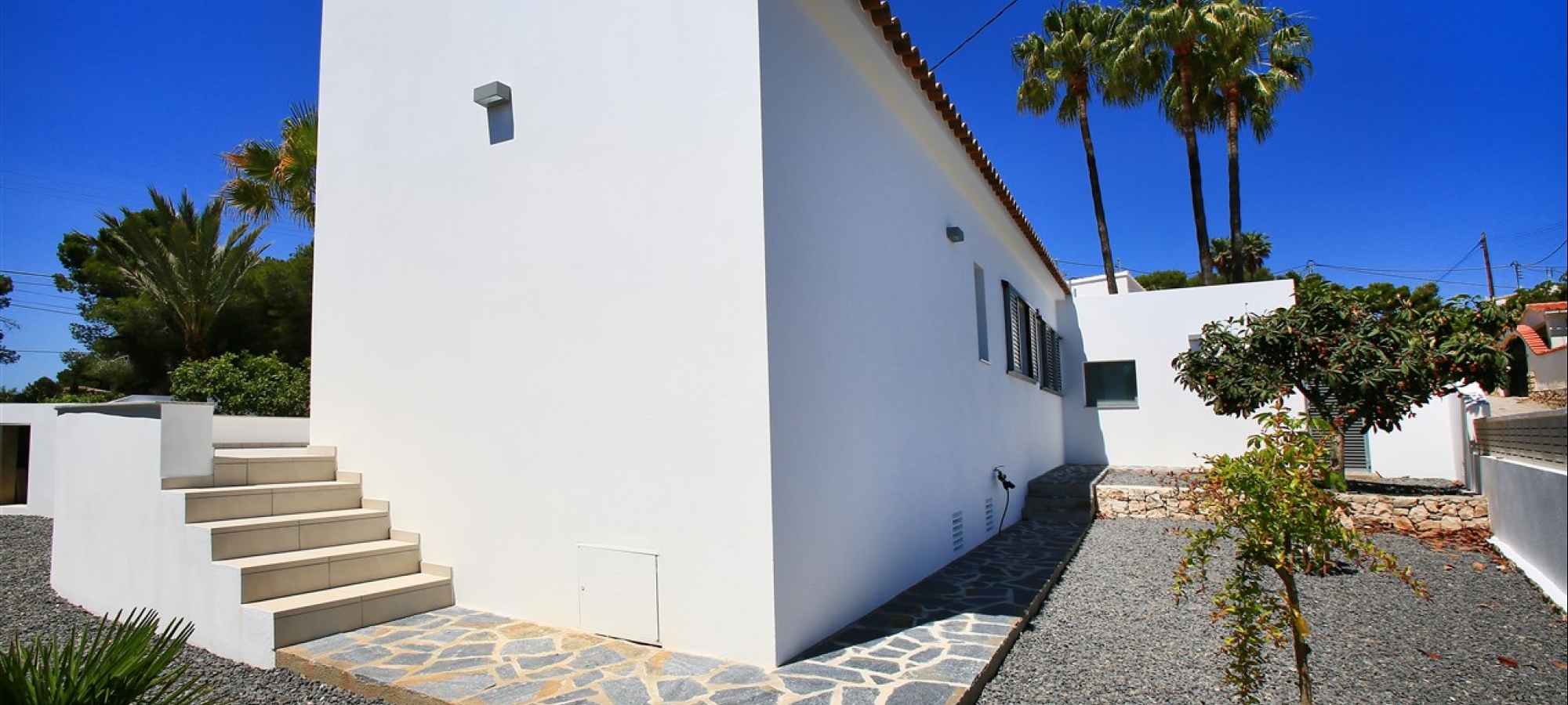 BENISSA > BUENAVISTA - Available to buy this renovated villa with 3 bedrooms and pool on a level plot