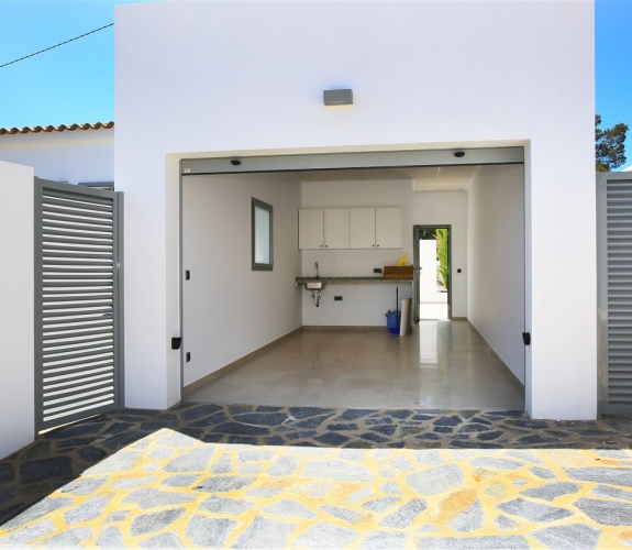 BENISSA > BUENAVISTA - Available to buy this renovated villa with 3 bedrooms and pool on a level ...