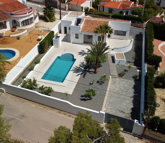 COSTA BLANCA >> BENISSA> BUENAVISTA - renoverede villa med 3 soveværelser og pool på en pla...