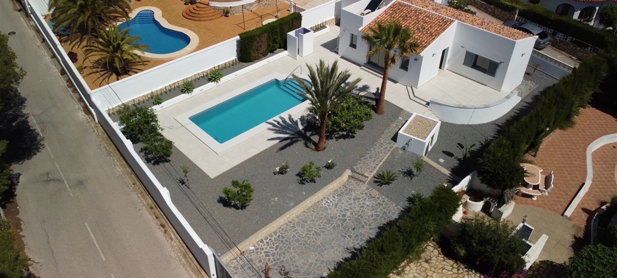 COSTA BLANCA >> BENISSA> BUENAVISTA - renoverede villa med 3 soveværelser og pool på en plan grund.