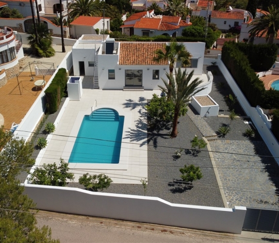 COSTA BLANCA >> BENISSA> BUENAVISTA - renoverede villa med 3 soveværelser og pool på en pla...