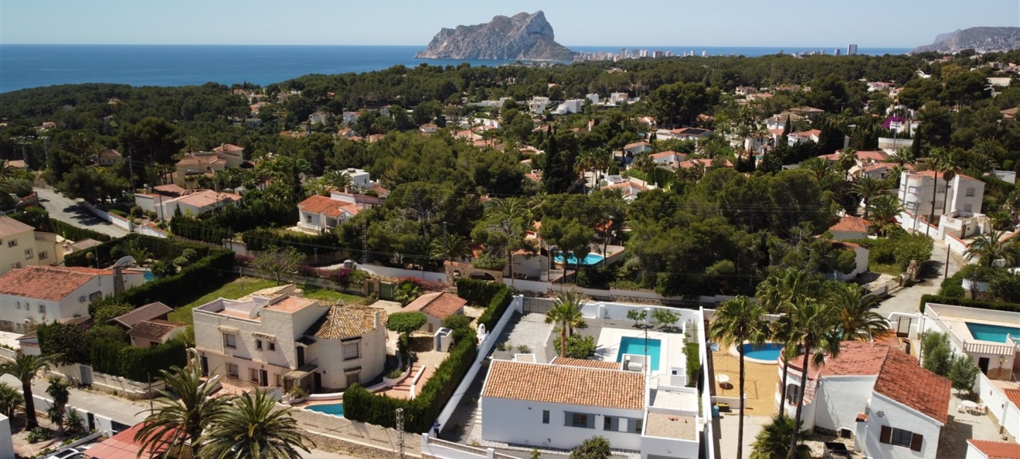 COSTA BLANCA >> BENISSA> BUENAVISTA - renoverede villa med 3 soveværelser og pool på en plan grund.