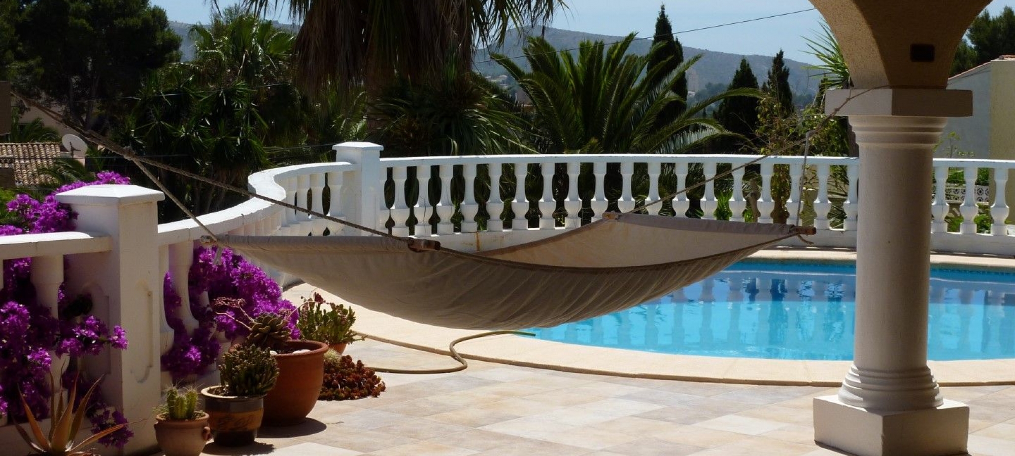 MORAIRA >> LA SABATERA > VILLA available to buy with 3 bedrooms and swimming pool, not far from the beach.