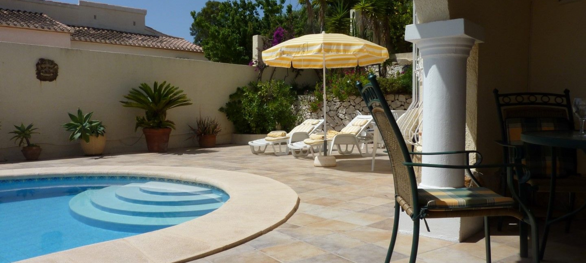 MORAIRA >> LA SABATERA > VILLA available to buy with 3 bedrooms and swimming pool, not far from the beach.