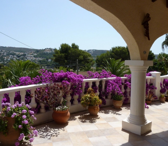 MORAIRA >> LA SABATERA> VILLA kan købes med 3 soveværelser og swimmingpool, ikke langt fra ...