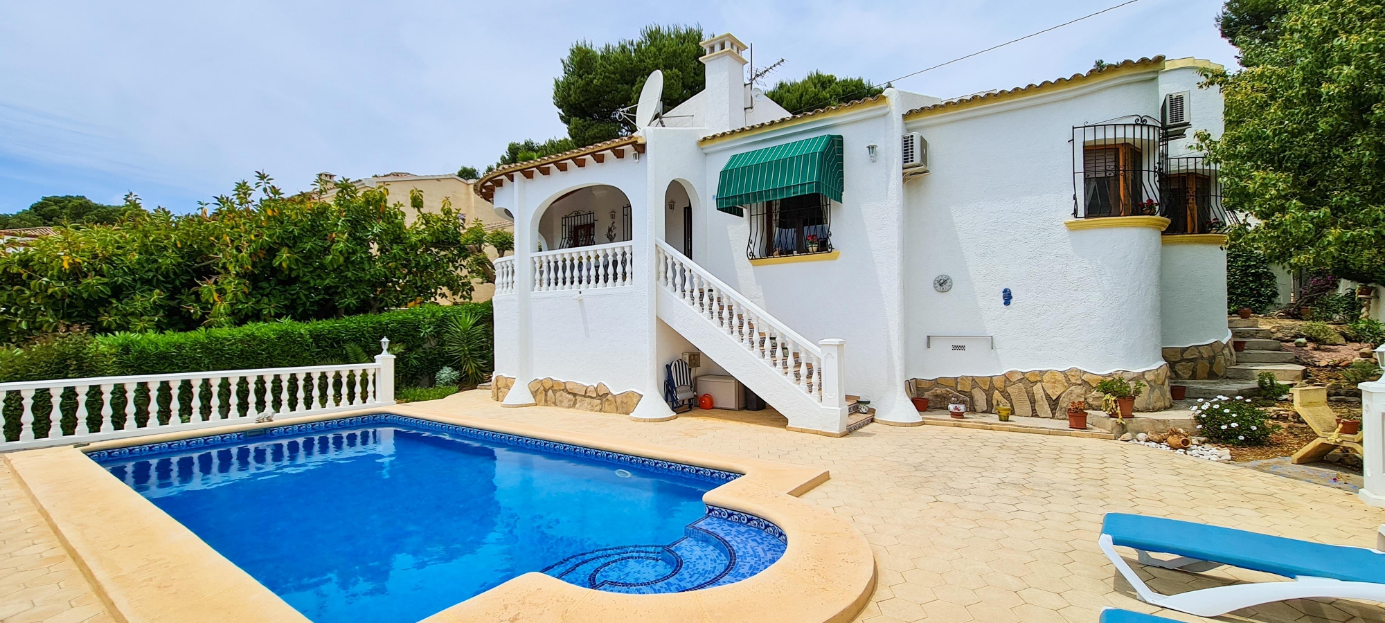 MORAIRA> LA COMETA inden for gåafstand til byen og strande. Panoramaudsigt over havet og stor pool terrasse