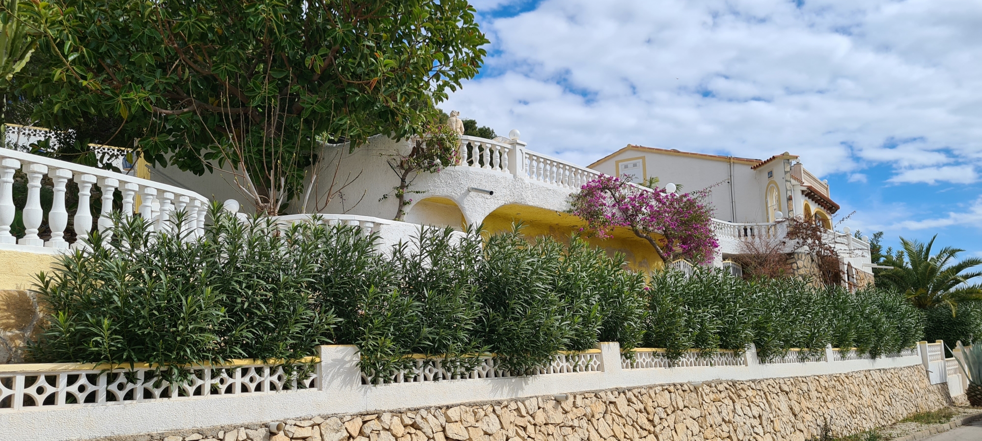 Villa med havudsigt til salg i Pinar del Advocat, Moraira, Costa Blanca, Spanien.