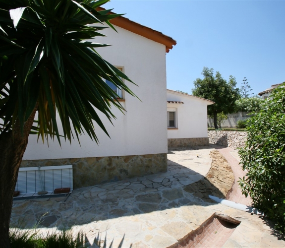 Benimeit, Moraira, Costa Blanca completely refurbished including pool and barbeque area.