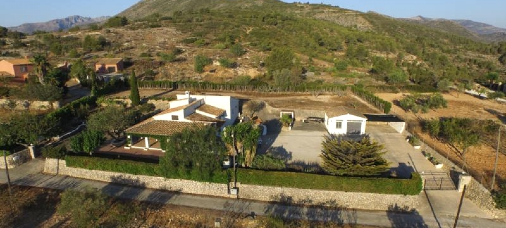 Country house for sale in partida Collado, Benissa, Costa Blanca with panoramic and distant sea views.