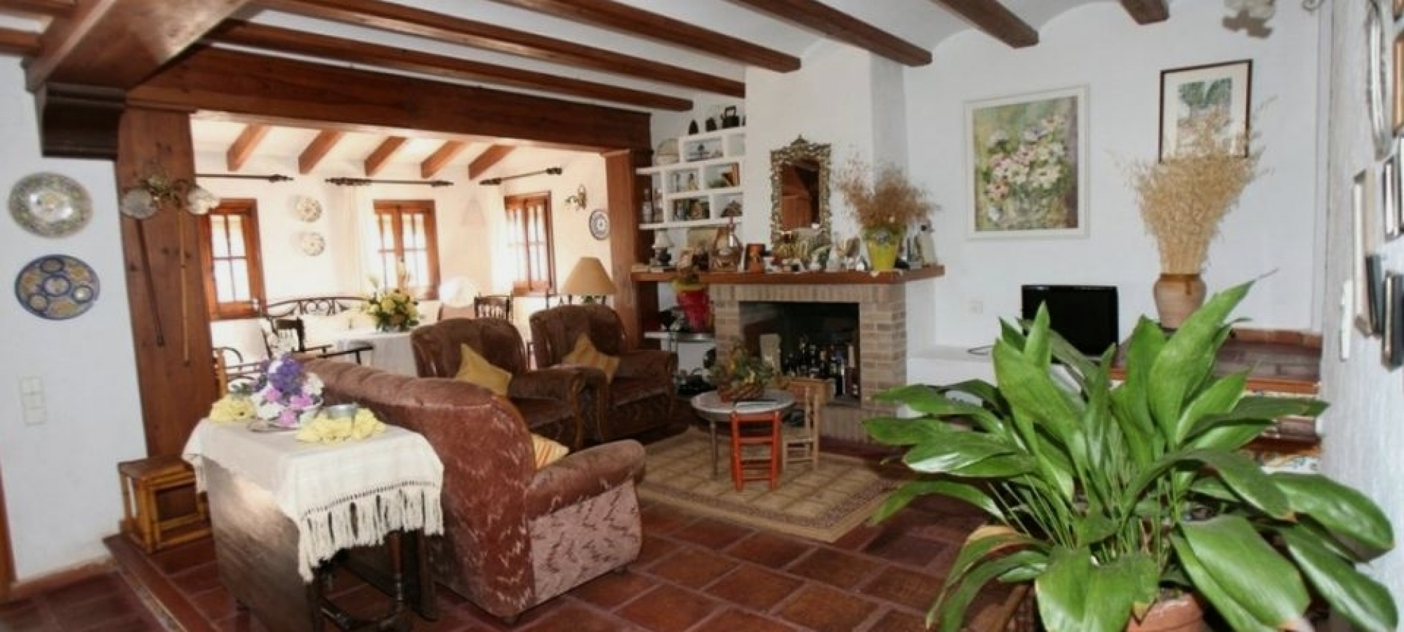 Country house for sale in partida Collado, Benissa, Costa Blanca with panoramic and distant sea views.