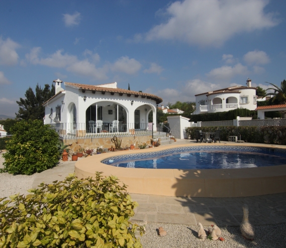 Sea view villa in Pla del Mar for sale, walking distance to Moraira and beaches.