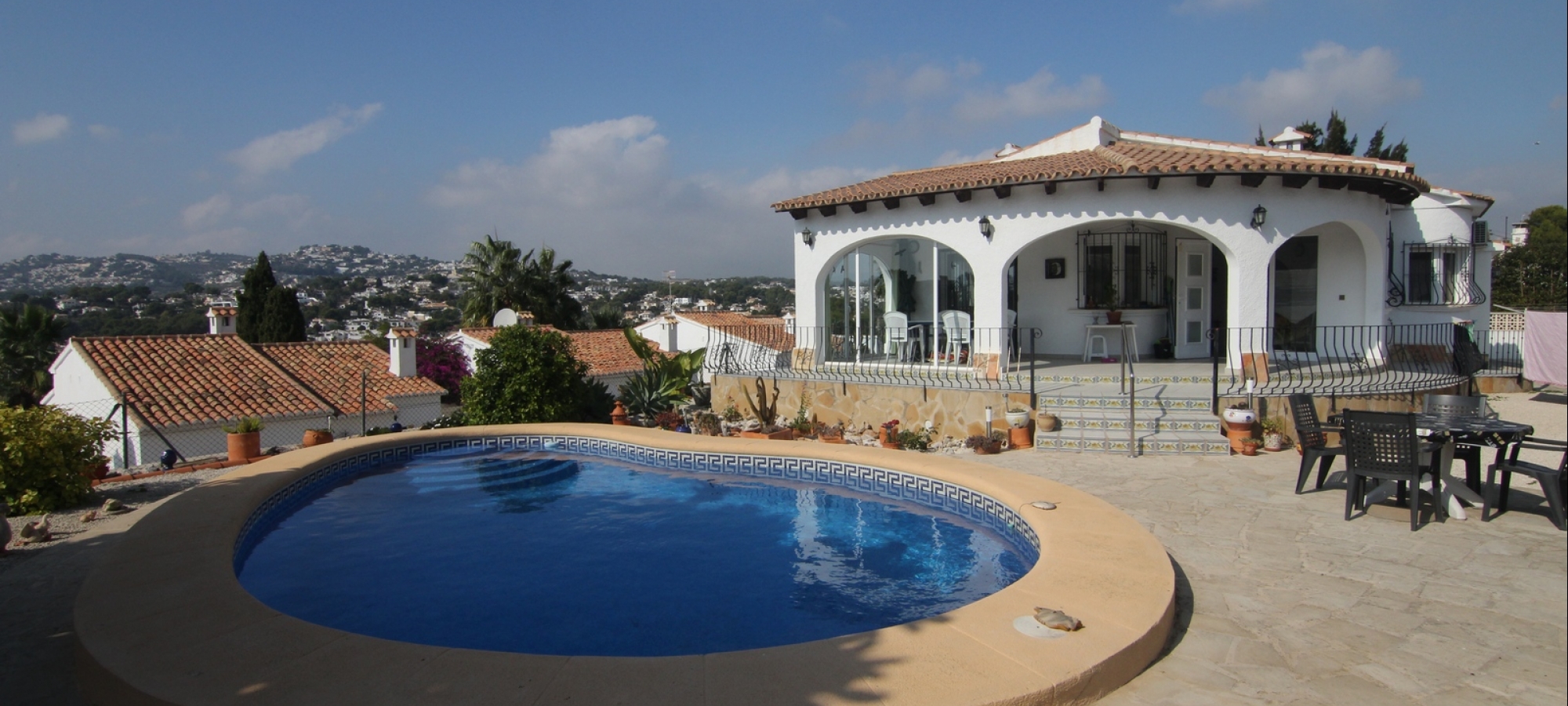 Sea view villa in Pla del Mar for sale, walking distance to Moraira and beaches.