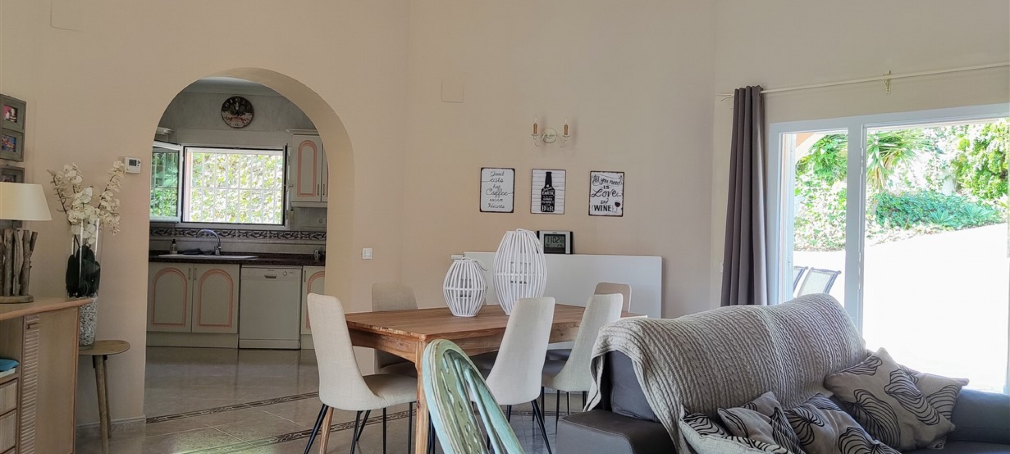 Benissa Buenavista, with great views, swimming pool and guest apartment.