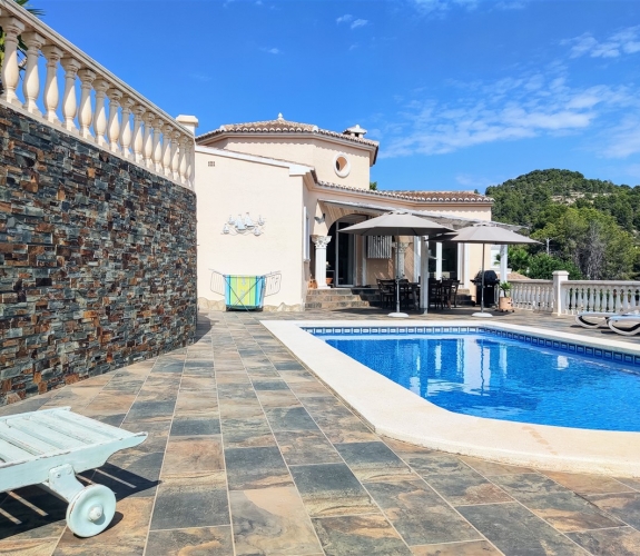 Benissa Buenavista, with great views, swimming pool and guest apartment.