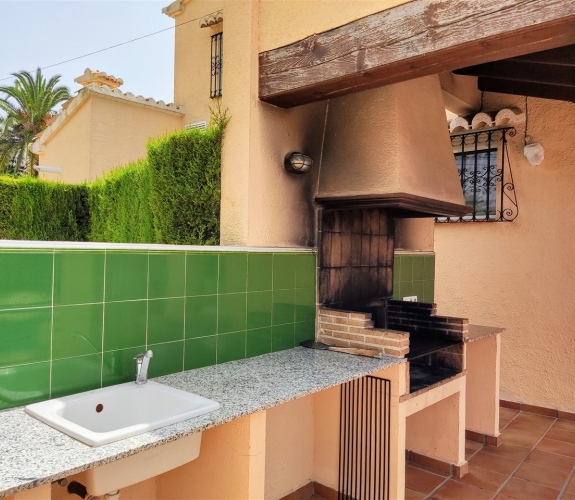 MORAIRA >> PLA DEL MAR - Ibiza style villa withing walking distance to town and beach.