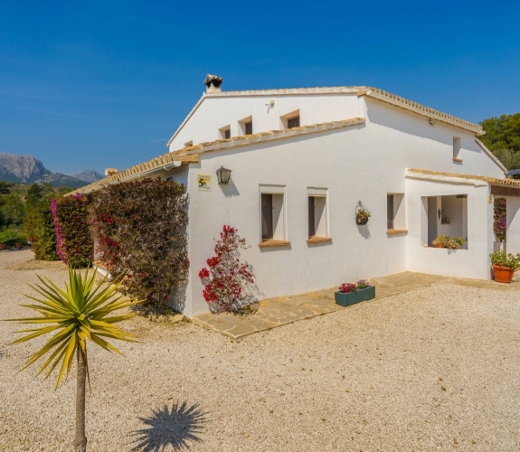 Partida Quisi, Benissa, Costa Blanca med 4 soveværelser og fantastisk panoramaudsigt.