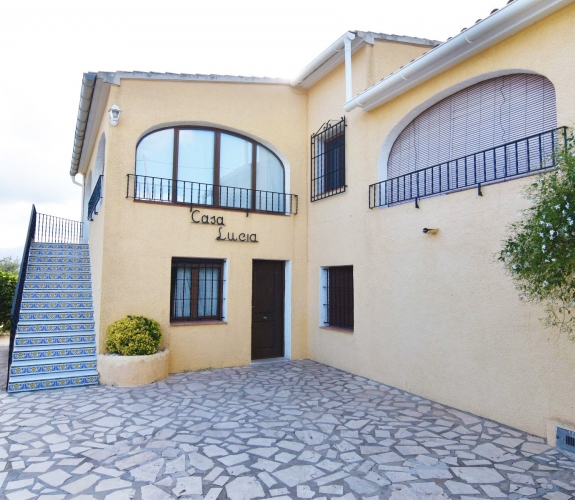 Benissa, Costa Blanca with 5 bedrooms, panoramic views and private swimming pool