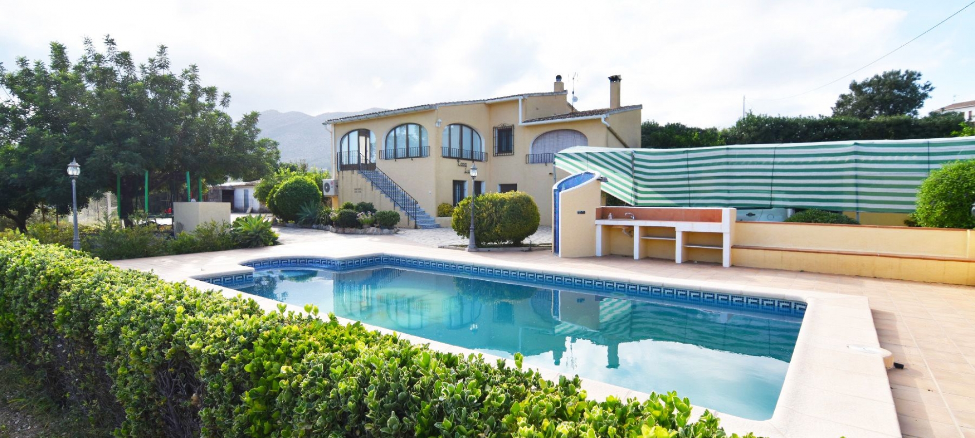 Benissa, Costa Blanca with 5 bedrooms, panoramic views and private swimming pool