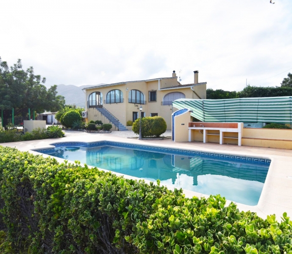 Benissa, Costa Blanca with 5 bedrooms, panoramic views and private swimming pool