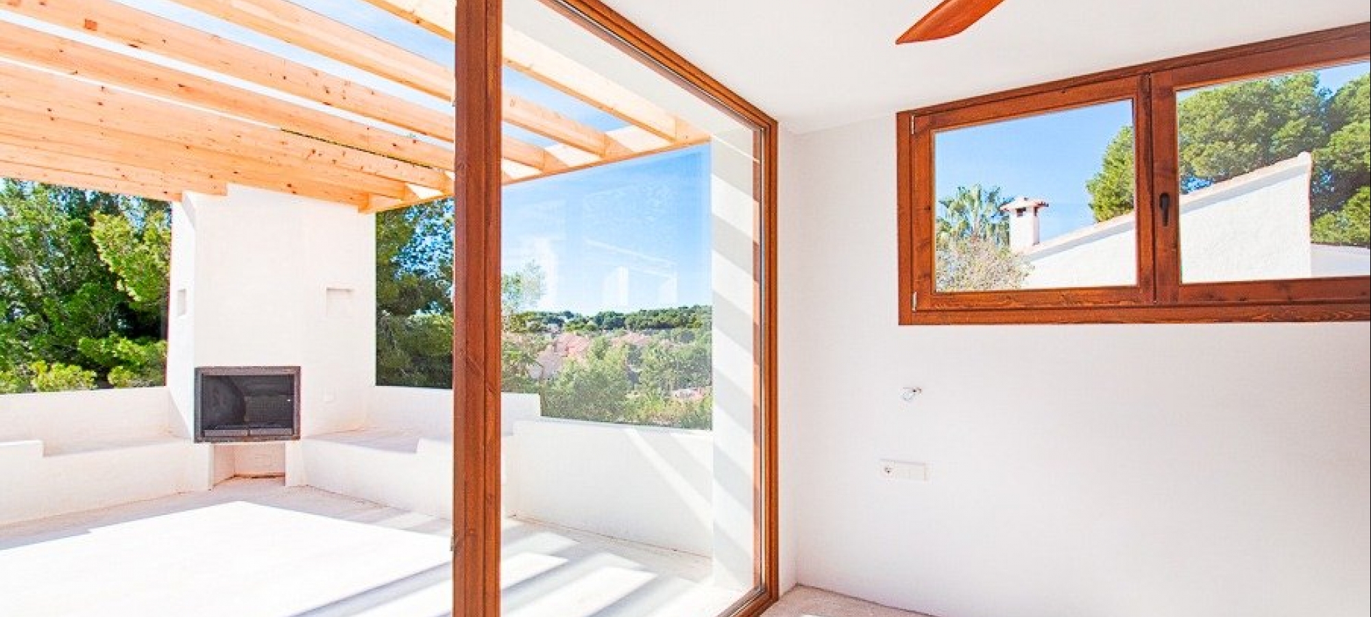 Moderne villa i Ibiza -stil til salg i Pinar del Advocat Moraira med havudsigt