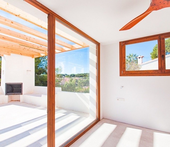 Moderne villa i Ibiza -stil til salg i Pinar del Advocat Moraira med havudsigt