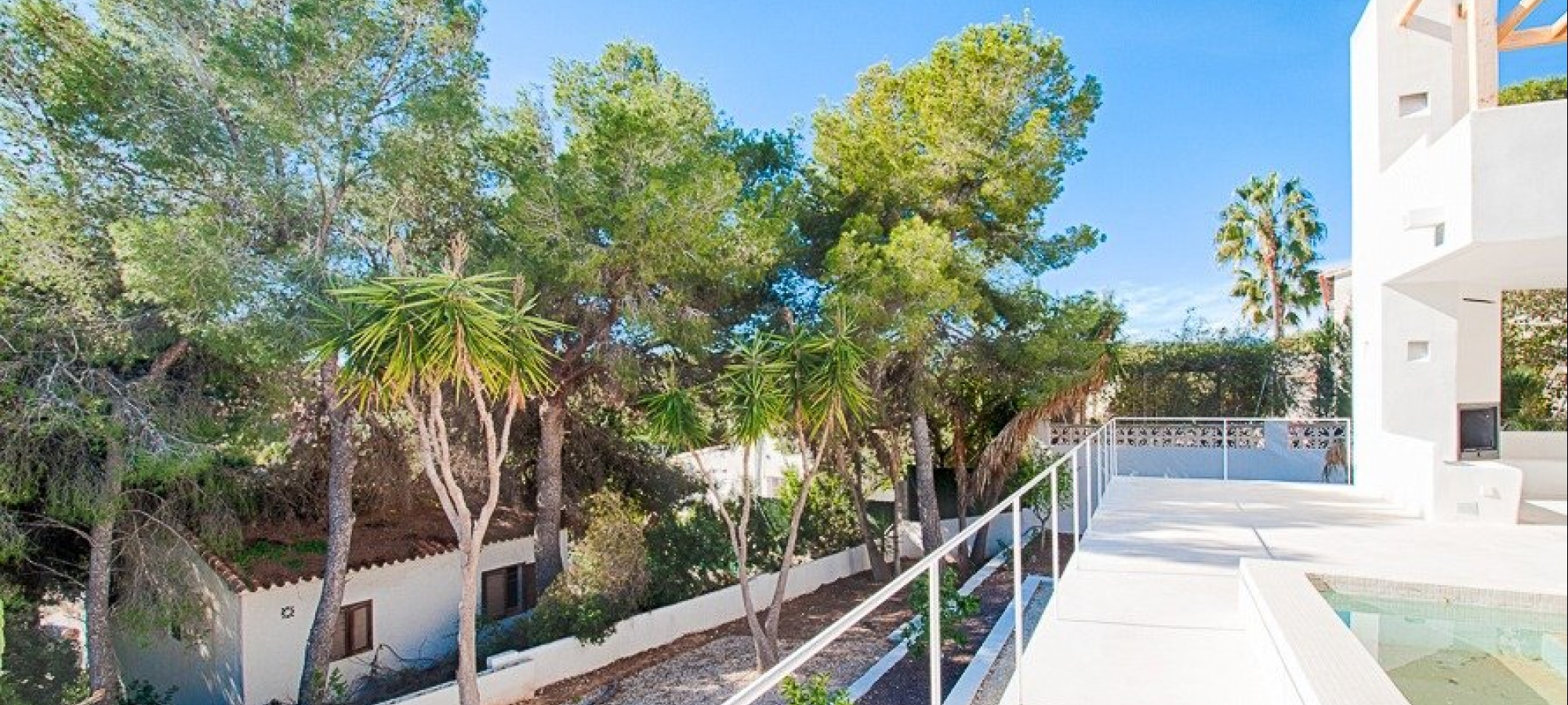 Moderne villa i Ibiza -stil til salg i Pinar del Advocat Moraira med havudsigt