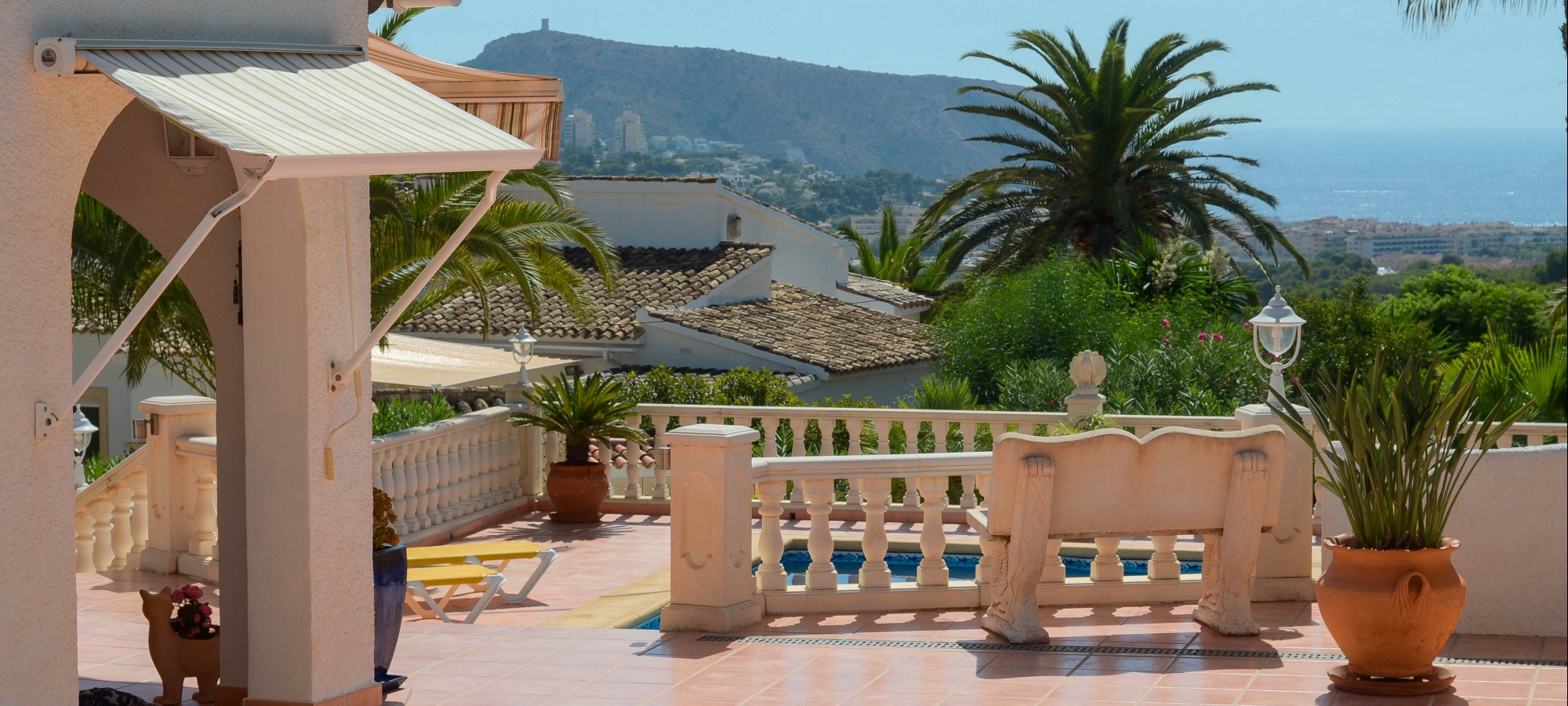 MORAIRA >> BENIMEIT >>  4 bedroom villa with sea views.