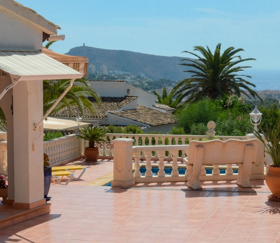 MORAIRA >> BENIMEIT >>  4 bedroom villa with sea views.