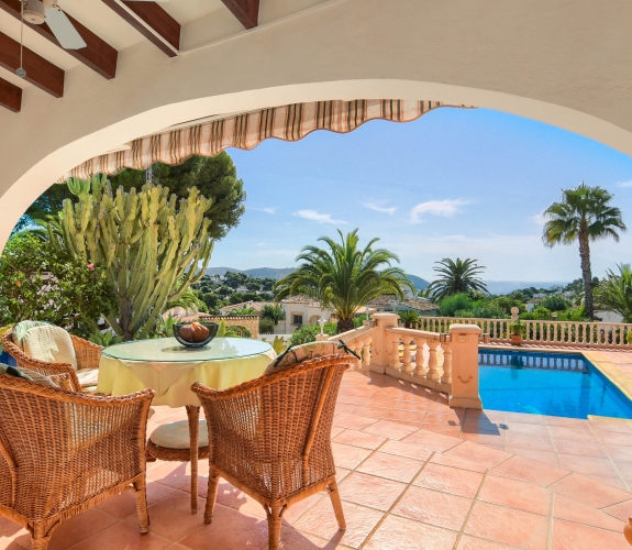 MORAIRA >> BENIMEIT >>  4 bedroom villa with sea views.