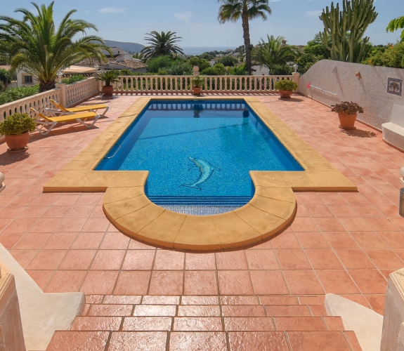 MORAIRA >> BENIMEIT >>  4 bedroom villa with sea views.