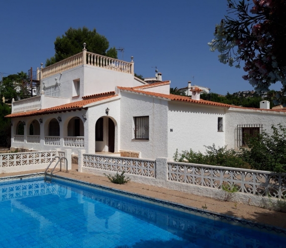 COSTA BLANCA >> MORAIRA> SAN JAIME - Villa med gæstelejlighed og panoramaudsigt nær golfklu...